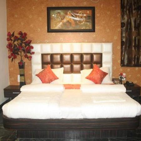 Hotel Pink Pearl Raigarh Exteriér fotografie