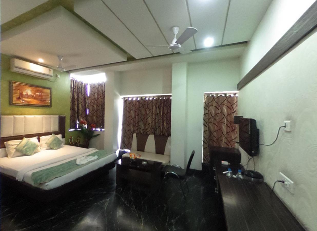 Hotel Pink Pearl Raigarh Exteriér fotografie