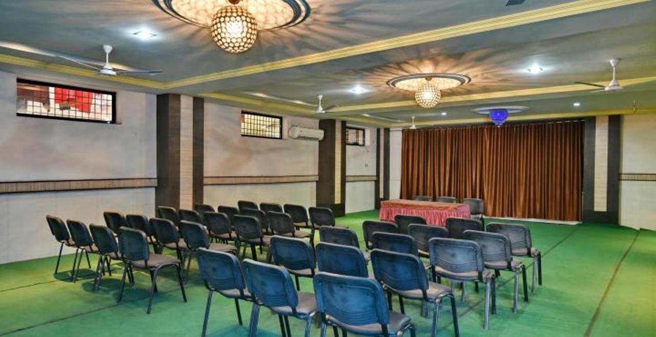 Hotel Pink Pearl Raigarh Exteriér fotografie