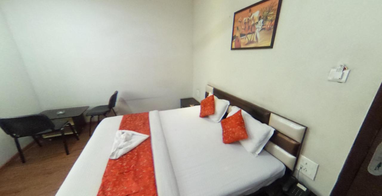 Hotel Pink Pearl Raigarh Exteriér fotografie