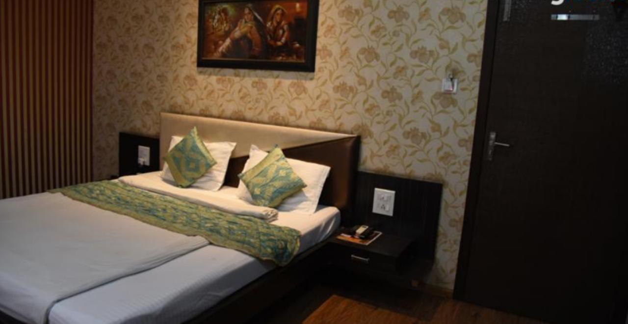 Hotel Pink Pearl Raigarh Exteriér fotografie