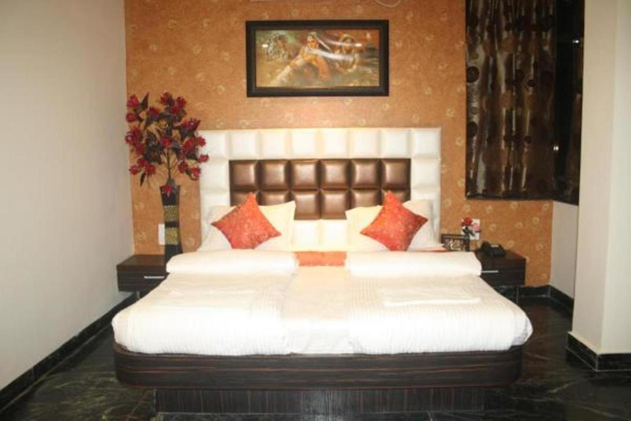 Hotel Pink Pearl Raigarh Exteriér fotografie